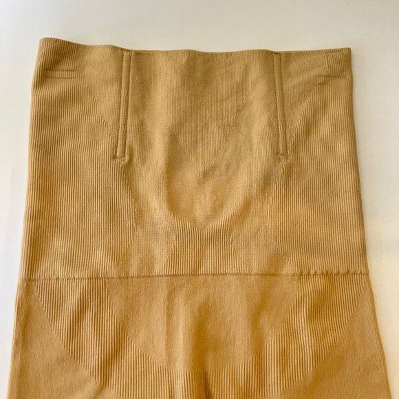 High-Waisted Shapewear Shorts Lace Trim Beige Seamless Butt Lifter Shorts - Picture 4 of 8